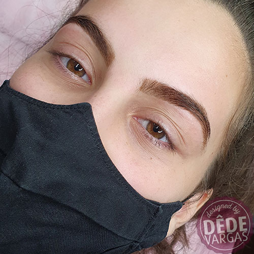 Dêde Vargas - Design de Sobrancelhas