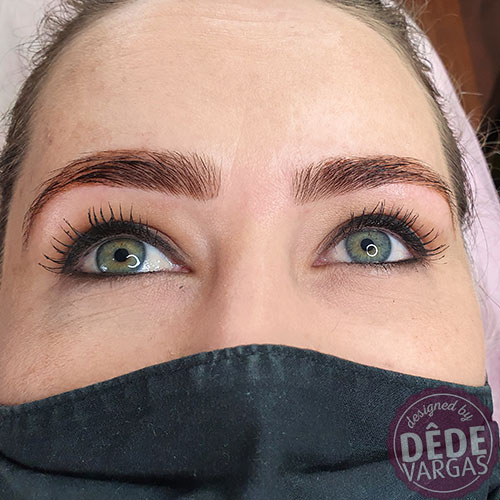 Dêde Vargas - Design de Sobrancelhas - Tintura